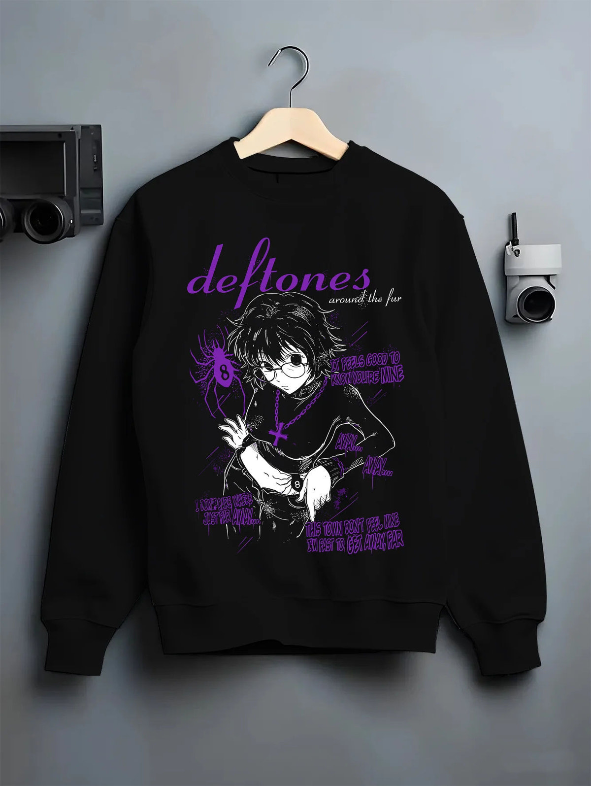 Shizuku Murasaki from Hunter x Hunter, Phantom Troupe member No. 8 on crewneck sweatshirt hanger